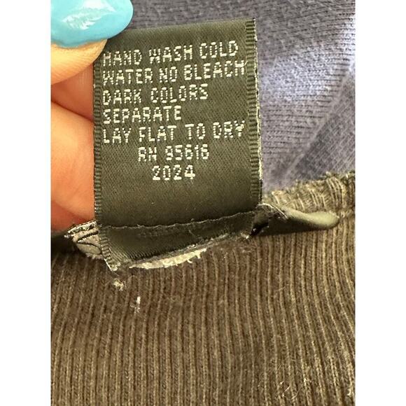 Y2K Rafaella Black Ribbed Tee , Size M
100% Cotton, Embroidered Floral Baby Tee - Picture 5 of 5